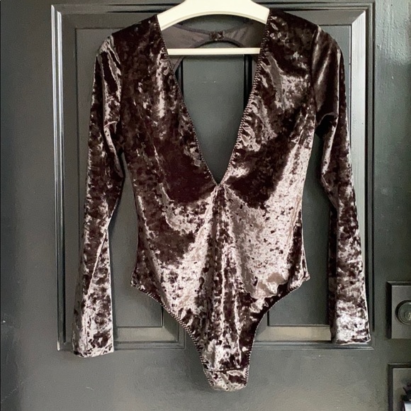 VS NWOT Scandalous velvet thong bodysuit - Picture 5 of 9